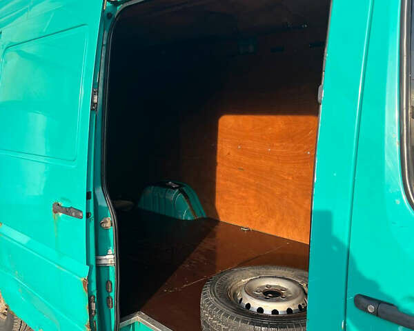 Зеленый Мерседес Sprinter, объемом двигателя 2.2 л и пробегом 737 тыс. км за 6499 $, фото 17 на Automoto.ua