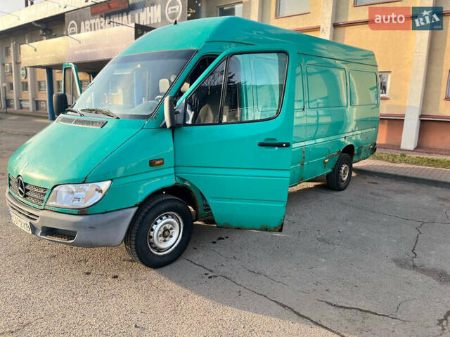 Зеленый Мерседес Sprinter, объемом двигателя 2.2 л и пробегом 737 тыс. км за 6499 $, фото 3 на Automoto.ua