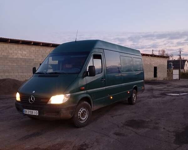 Зеленый Мерседес Sprinter, объемом двигателя 2.15 л и пробегом 6 тыс. км за 6000 $, фото 3 на Automoto.ua