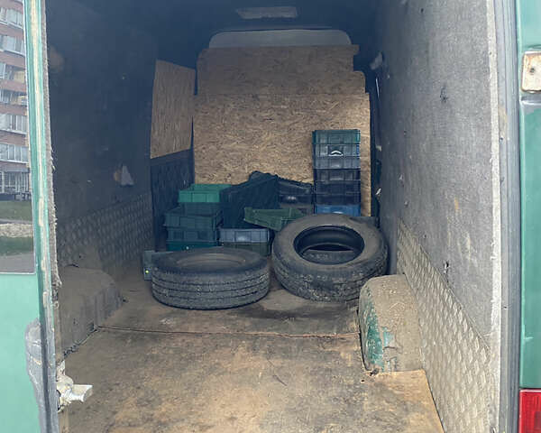 Мерседес Sprinter 2003 у Вараш (Кузнецовськ) на Automoto.ua Зелений Мерседес Sprinter, об'ємом двигуна 2.15 л та пробігом 673 тис. км за 6350 $, фото 4 на Automoto.ua