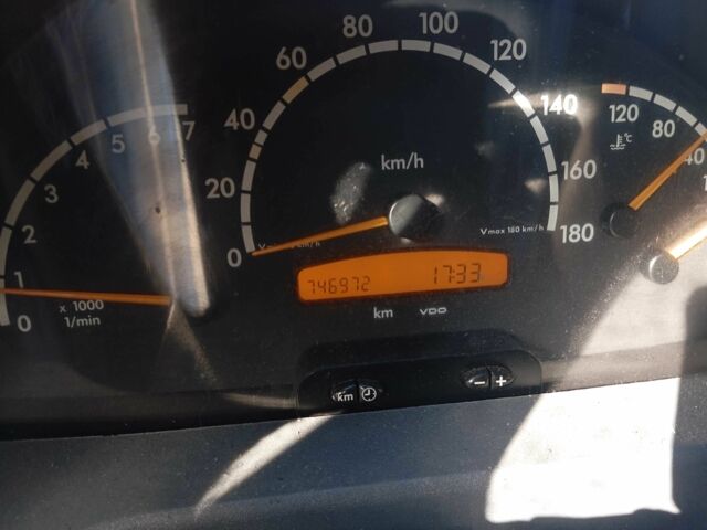 Зеленый Мерседес Sprinter, объемом двигателя 2.1 л и пробегом 560 тыс. км за 6900 $, фото 5 на Automoto.ua