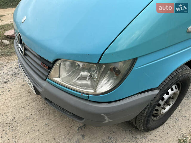 Зеленый Мерседес Sprinter, объемом двигателя 2.69 л и пробегом 400 тыс. км за 7950 $, фото 4 на Automoto.ua