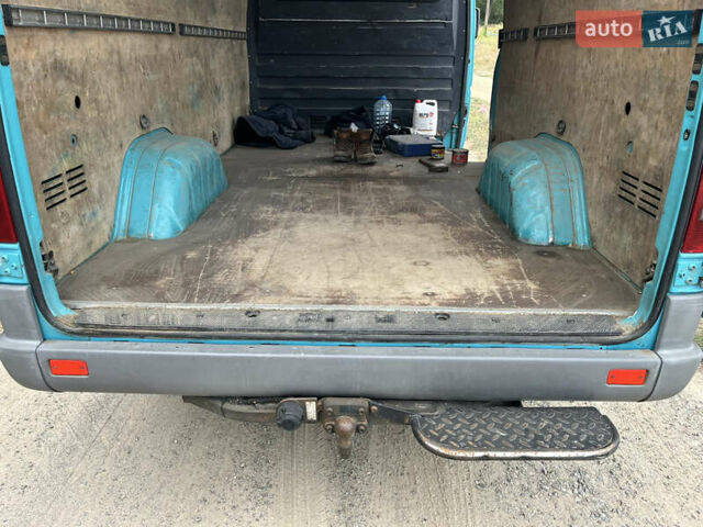 Зеленый Мерседес Sprinter, объемом двигателя 2.69 л и пробегом 400 тыс. км за 7950 $, фото 28 на Automoto.ua