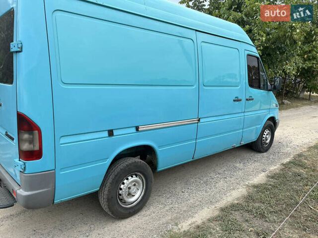 Зеленый Мерседес Sprinter, объемом двигателя 2.69 л и пробегом 400 тыс. км за 7950 $, фото 2 на Automoto.ua