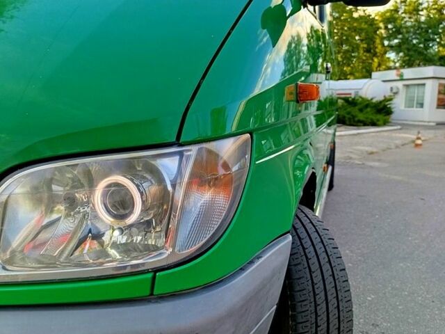 Зеленый Мерседес Sprinter, объемом двигателя 2.7 л и пробегом 540 тыс. км за 16700 $, фото 1 на Automoto.ua