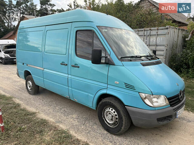 Зеленый Мерседес Sprinter, объемом двигателя 2.69 л и пробегом 400 тыс. км за 7950 $, фото 3 на Automoto.ua