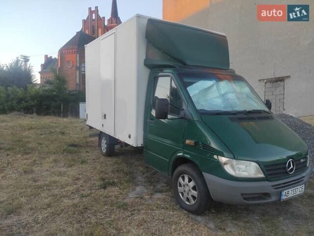 Зеленый Мерседес Sprinter, объемом двигателя 2.69 л и пробегом 450 тыс. км за 10900 $, фото 2 на Automoto.ua