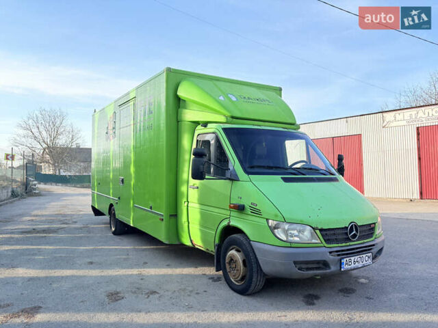 Зеленый Мерседес Sprinter, объемом двигателя 2.69 л и пробегом 455 тыс. км за 12800 $, фото 2 на Automoto.ua