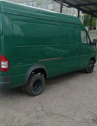 Зеленый Мерседес Sprinter, объемом двигателя 2.2 л и пробегом 450 тыс. км за 10000 $, фото 3 на Automoto.ua