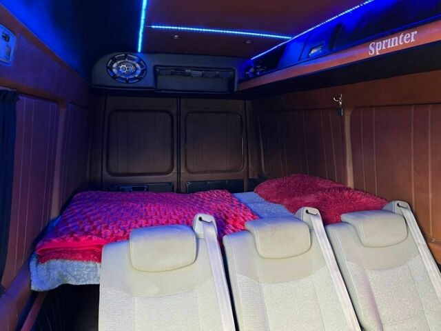 Зеленый Мерседес Sprinter, объемом двигателя 2.7 л и пробегом 800 тыс. км за 8000 $, фото 6 на Automoto.ua