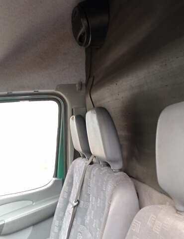 Зеленый Мерседес Sprinter, объемом двигателя 2.2 л и пробегом 450 тыс. км за 10000 $, фото 13 на Automoto.ua