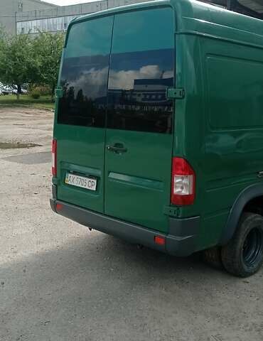 Зеленый Мерседес Sprinter, объемом двигателя 2.2 л и пробегом 450 тыс. км за 10000 $, фото 2 на Automoto.ua