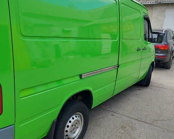 Зеленый Мерседес Sprinter, объемом двигателя 2.15 л и пробегом 568 тыс. км за 10200 $, фото 3 на Automoto.ua