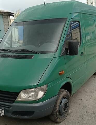 Зеленый Мерседес Sprinter, объемом двигателя 2.2 л и пробегом 450 тыс. км за 10000 $, фото 6 на Automoto.ua