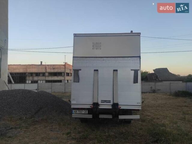 Зеленый Мерседес Sprinter, объемом двигателя 2.69 л и пробегом 450 тыс. км за 10900 $, фото 5 на Automoto.ua