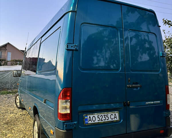 Зелений Мерседес Sprinter, об'ємом двигуна 2.1 л та пробігом 400 тис. км за 11000 $, фото 1 на Automoto.ua