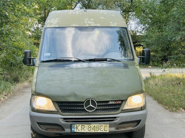 Зеленый Мерседес Sprinter, объемом двигателя 2.2 л и пробегом 280 тыс. км за 2800 $, фото 6 на Automoto.ua