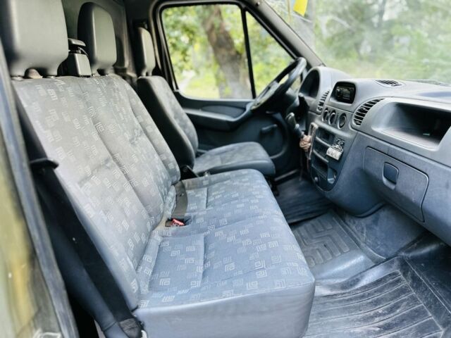 Зеленый Мерседес Sprinter, объемом двигателя 2.2 л и пробегом 280 тыс. км за 2800 $, фото 9 на Automoto.ua