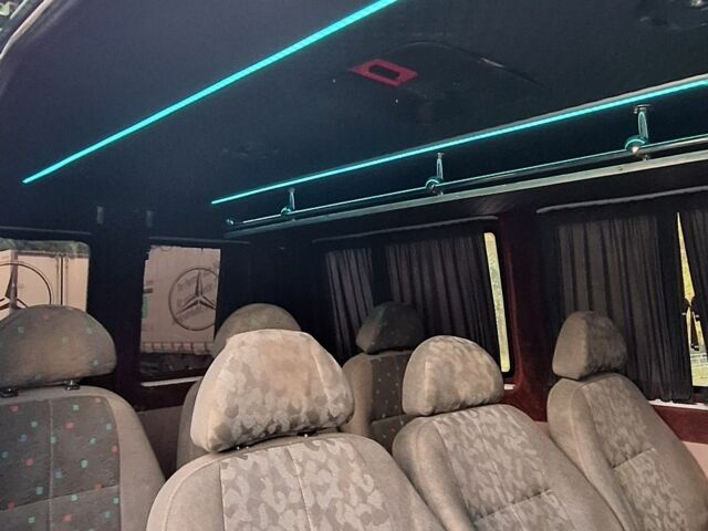 Зеленый Мерседес Sprinter, объемом двигателя 2 л и пробегом 640 тыс. км за 7800 $, фото 5 на Automoto.ua