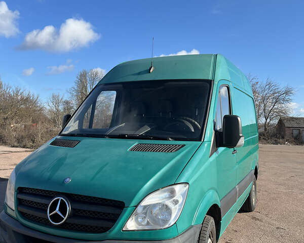 Зеленый Мерседес Sprinter, объемом двигателя 0 л и пробегом 390 тыс. км за 10800 $, фото 1 на Automoto.ua