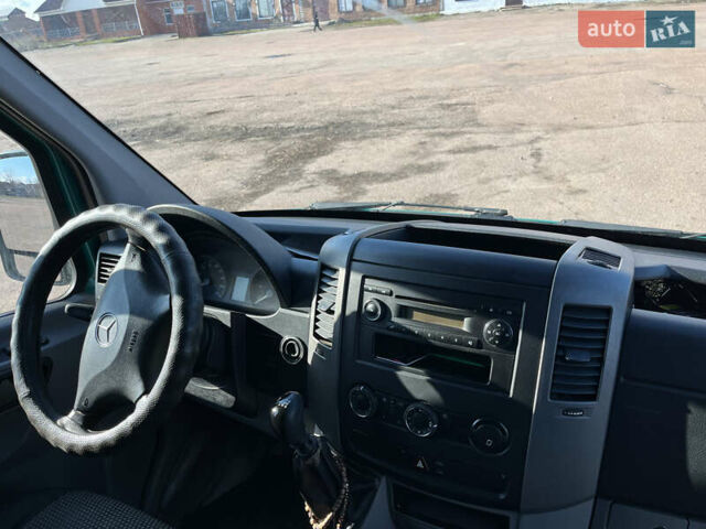 Зелений Мерседес Sprinter, об'ємом двигуна 0 л та пробігом 390 тис. км за 8500 $, фото 18 на Automoto.ua