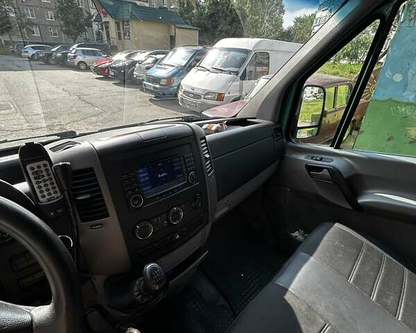 Зелений Мерседес Sprinter, об'ємом двигуна 3 л та пробігом 288 тис. км за 13000 $, фото 4 на Automoto.ua