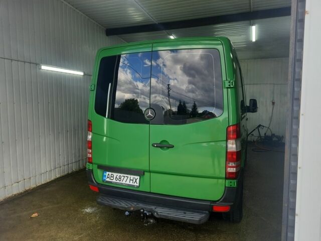 Зеленый Мерседес Sprinter, объемом двигателя 2.1 л и пробегом 417 тыс. км за 10000 $, фото 5 на Automoto.ua