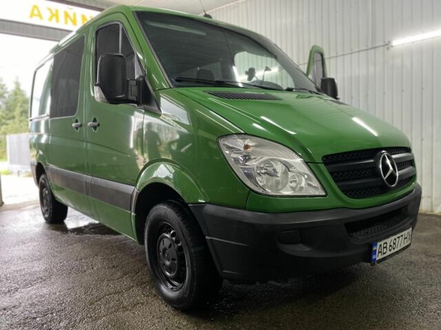 Зеленый Мерседес Sprinter, объемом двигателя 2.1 л и пробегом 417 тыс. км за 10000 $, фото 3 на Automoto.ua