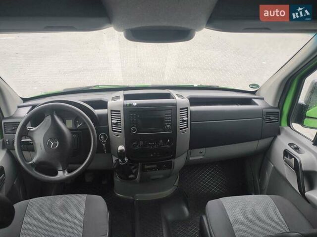 Зелений Мерседес Sprinter, об'ємом двигуна 2.2 л та пробігом 267 тис. км за 19999 $, фото 19 на Automoto.ua