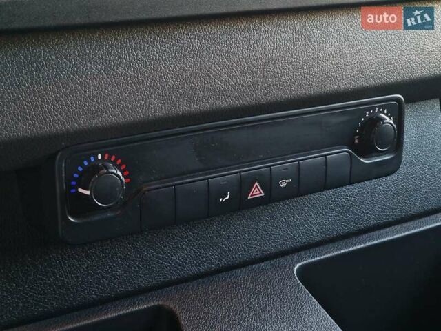 Зеленый Мерседес Sprinter, объемом двигателя 1.95 л и пробегом 143 тыс. км за 26990 $, фото 39 на Automoto.ua