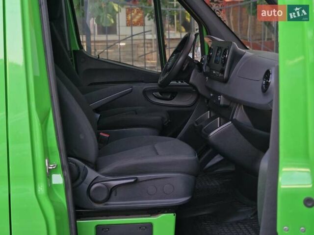 Зелений Мерседес Sprinter, об'ємом двигуна 1.95 л та пробігом 143 тис. км за 26990 $, фото 35 на Automoto.ua