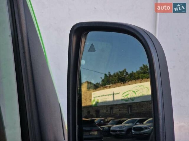 Зелений Мерседес Sprinter, об'ємом двигуна 1.95 л та пробігом 143 тис. км за 26990 $, фото 18 на Automoto.ua