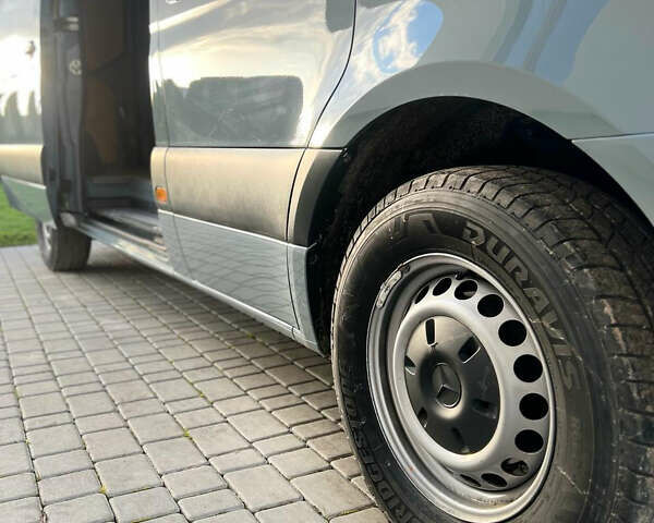 Зелений Мерседес Sprinter, об'ємом двигуна 0 л та пробігом 380 тис. км за 21990 $, фото 3 на Automoto.ua