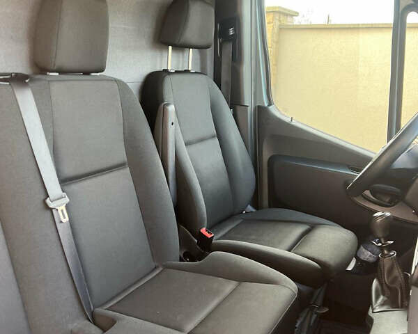 Зелений Мерседес Sprinter, об'ємом двигуна 0 л та пробігом 380 тис. км за 21990 $, фото 8 на Automoto.ua