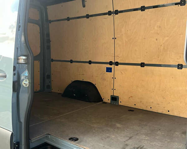 Зелений Мерседес Sprinter, об'ємом двигуна 0 л та пробігом 380 тис. км за 21990 $, фото 7 на Automoto.ua