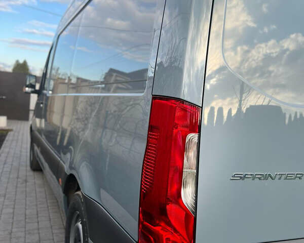 Зелений Мерседес Sprinter, об'ємом двигуна 0 л та пробігом 380 тис. км за 21990 $, фото 9 на Automoto.ua
