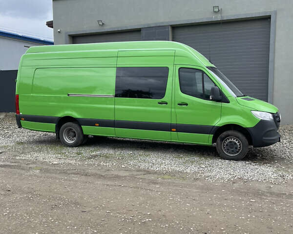 Зеленый Мерседес Sprinter, объемом двигателя 0 л и пробегом 130 тыс. км за 65976 $, фото 1 на Automoto.ua