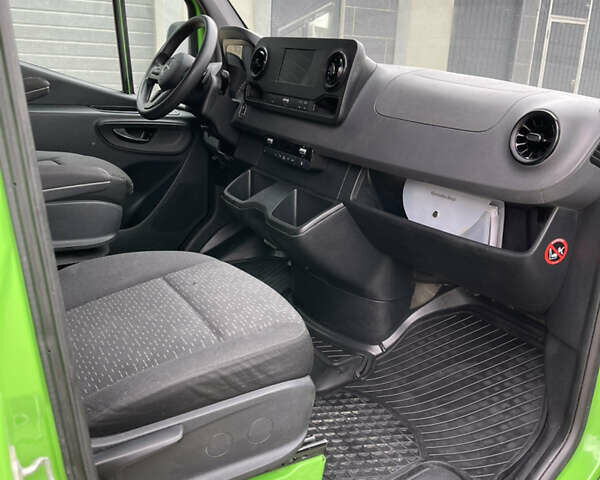 Зеленый Мерседес Sprinter, объемом двигателя 0 л и пробегом 130 тыс. км за 65976 $, фото 19 на Automoto.ua