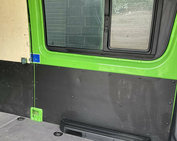 Зеленый Мерседес Sprinter, объемом двигателя 0 л и пробегом 130 тыс. км за 65976 $, фото 16 на Automoto.ua
