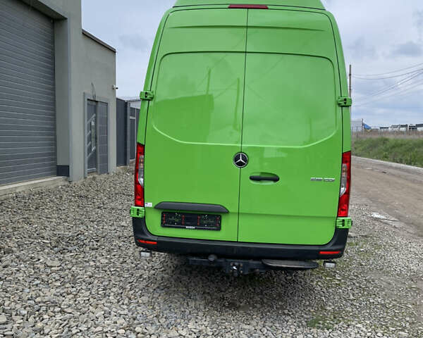 Зеленый Мерседес Sprinter, объемом двигателя 0 л и пробегом 130 тыс. км за 65976 $, фото 4 на Automoto.ua