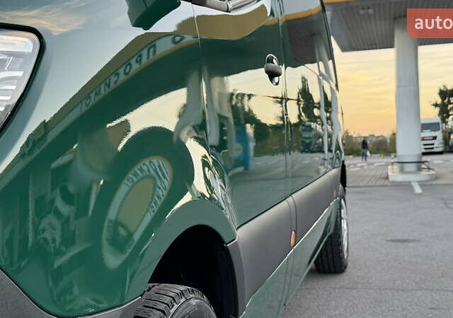 Зеленый Мерседес Sprinter, объемом двигателя 2.2 л и пробегом 271 тыс. км за 28700 $, фото 18 на Automoto.ua