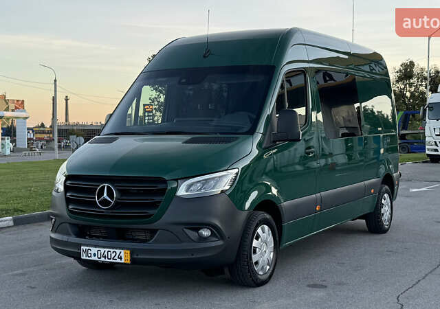 Зеленый Мерседес Sprinter, объемом двигателя 2.2 л и пробегом 271 тыс. км за 28700 $, фото 1 на Automoto.ua