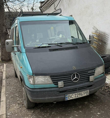 Зеленый Мерседес Sprinter, объемом двигателя 2.9 л и пробегом 770 тыс. км за 3700 $, фото 1 на Automoto.ua