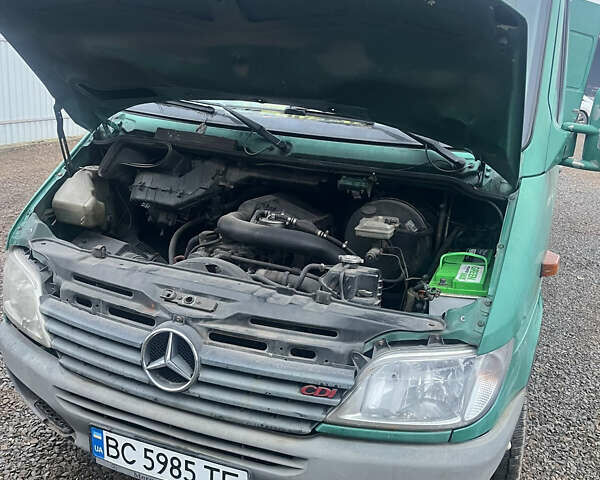 Зеленый Мерседес Sprinter, объемом двигателя 2.15 л и пробегом 480 тыс. км за 3999 $, фото 5 на Automoto.ua