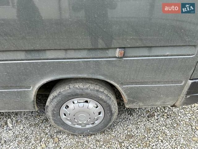 Зеленый Мерседес Sprinter, объемом двигателя 2.15 л и пробегом 600 тыс. км за 4500 $, фото 10 на Automoto.ua