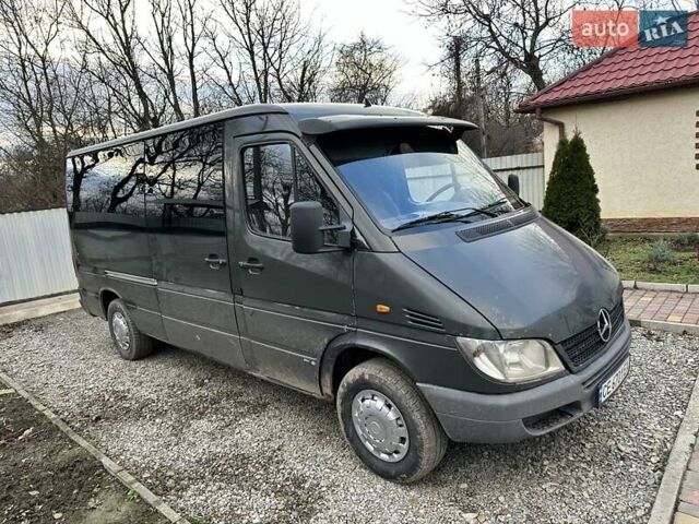 Зеленый Мерседес Sprinter, объемом двигателя 2.15 л и пробегом 600 тыс. км за 4500 $, фото 3 на Automoto.ua