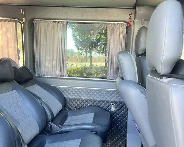 Зеленый Мерседес Sprinter, объемом двигателя 2.7 л и пробегом 210 тыс. км за 10000 $, фото 2 на Automoto.ua