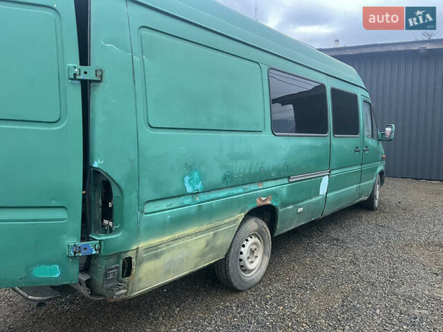 Зеленый Мерседес Sprinter, объемом двигателя 2.15 л и пробегом 480 тыс. км за 3999 $, фото 3 на Automoto.ua