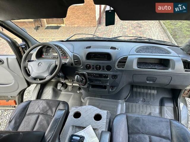 Зеленый Мерседес Sprinter, объемом двигателя 2.15 л и пробегом 600 тыс. км за 4500 $, фото 21 на Automoto.ua