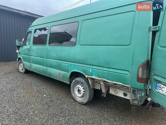 Зеленый Мерседес Sprinter, объемом двигателя 2.15 л и пробегом 480 тыс. км за 3999 $, фото 4 на Automoto.ua